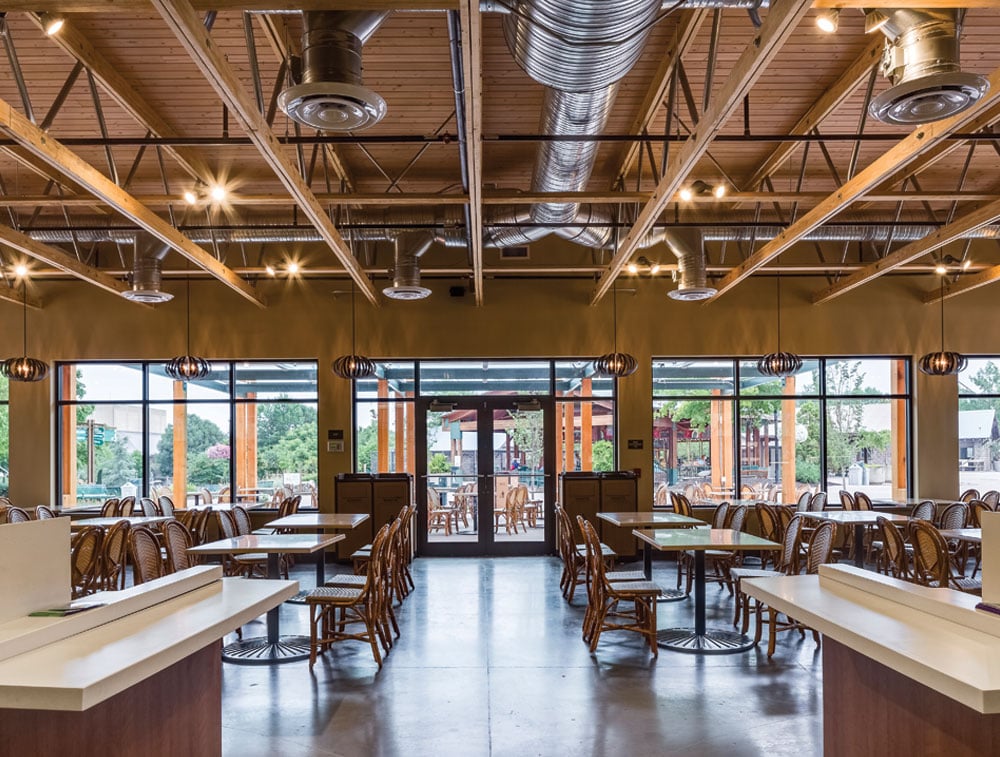 Image of the interior of Tuxedo Grill at the Kansas City Zoo