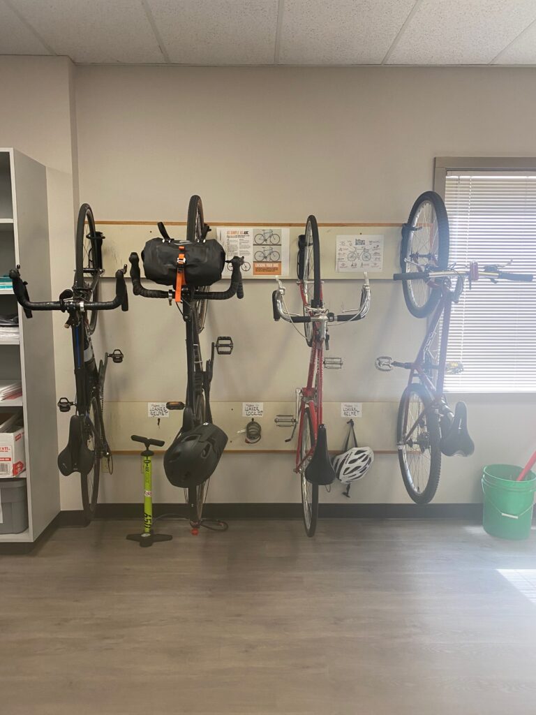 bike rack with 4 bikes on it